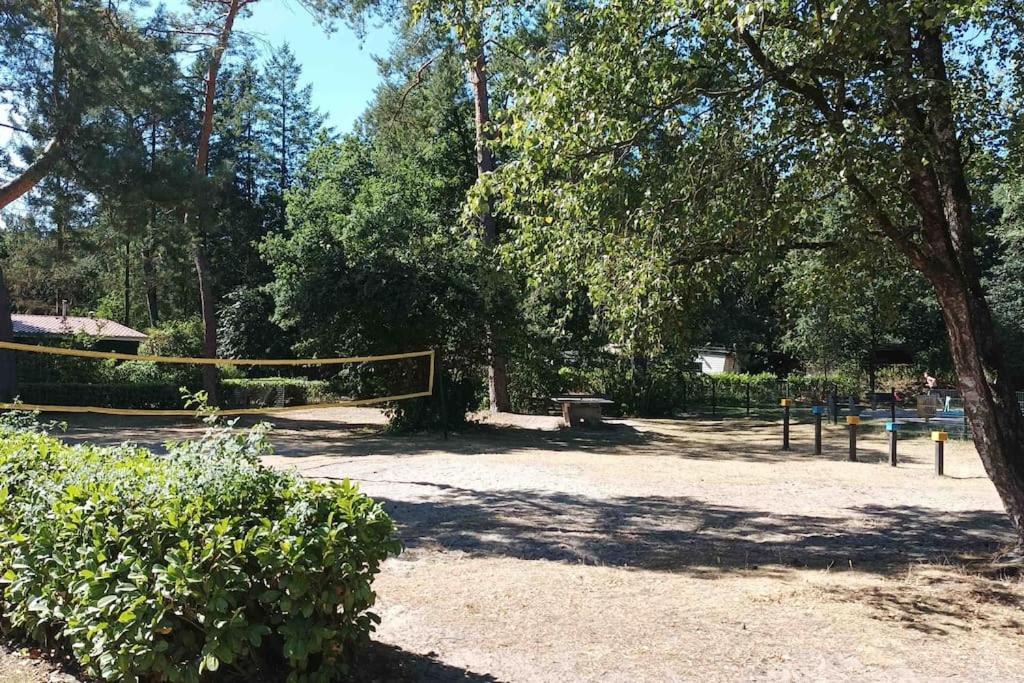 Bosbungalow De Eekhoorn Nunspeet Exteriör bild
