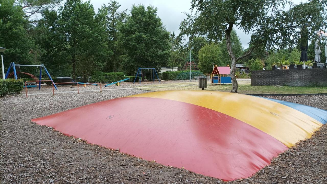 Bosbungalow De Eekhoorn Nunspeet Exteriör bild