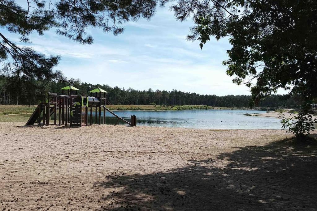 Bosbungalow De Eekhoorn Nunspeet Exteriör bild